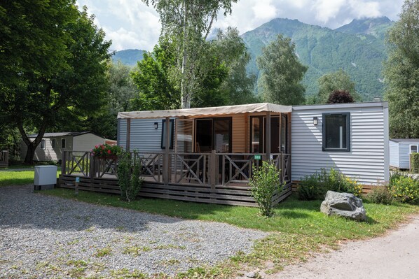 Chalet Muzzelle | Iron/ironing board, cribs/infant beds, free WiFi