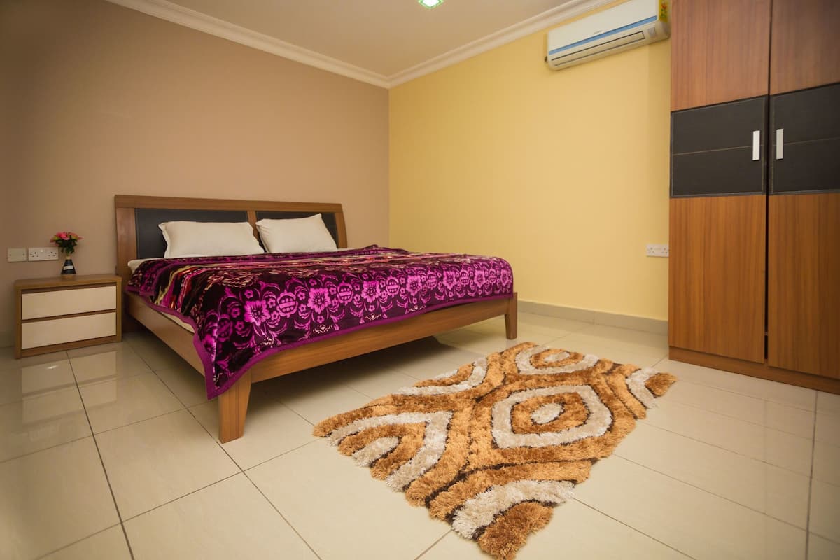 Appartamento, 2 camere da letto (Duala Road, Hallmark Apartments) | Tende oscuranti, ferro/asse da stiro, letti aggiuntivi (a pagamento)