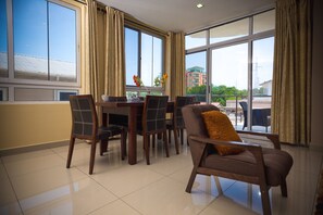 公寓, 3 間臥室 (Duala Road, Hallmark Apartments) | 客廳 | 平面電視