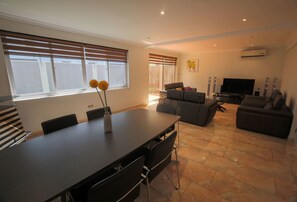 舒適獨棟房屋, 5 間臥室 (Julius Nyerere Road, Avenue Lincoln) | 房內用餐區