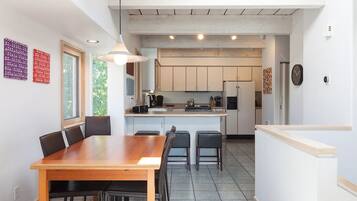 Condo, 2 Bedrooms | Private kitchen | Fridge, microwave, oven, stovetop