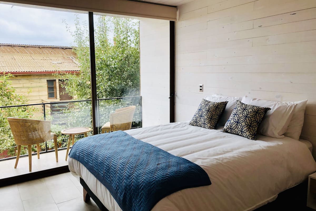 deluxe double room | premium bedding, down duvets, pillow-top beds, free wifi