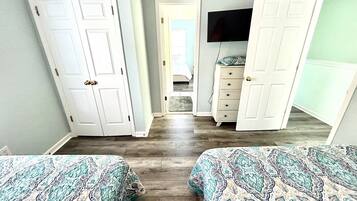 House, 4 Bedrooms | 4 bedrooms, iron/ironing board, free WiFi