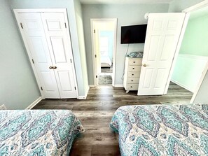 House, 4 Bedrooms | 4 bedrooms, iron/ironing board, free WiFi - Cooper's Lighthouse 4 Bedroom Home by RedAwning (Surfside Beach)