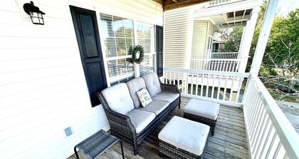 Cooper's Lighthouse 4 Bedroom Home by RedAwning