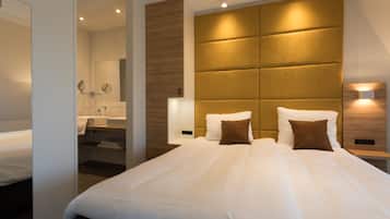 Deluxe Suite | 1 bedroom, hypo-allergenic bedding, free WiFi, bed sheets