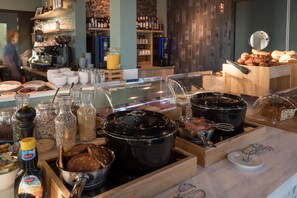 Tägliches inbegriffenes Frühstücksbuffet