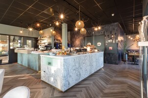 Desayuno buffet incluido todos los días 