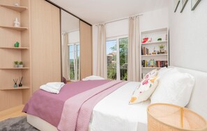 4 camere, culla da viaggio, Wi-Fi gratuito, lenzuola