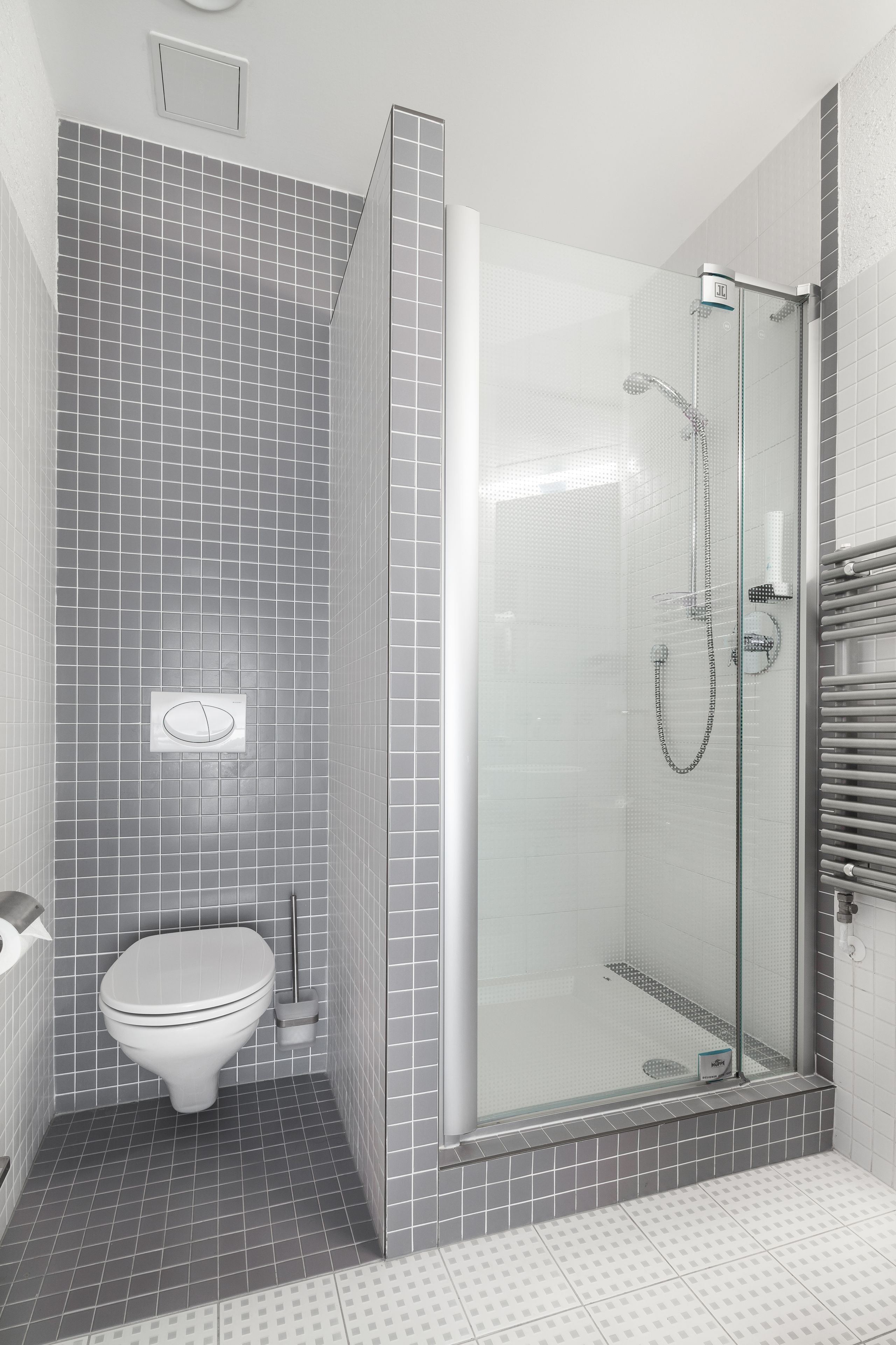 suite | bathroom shower