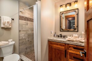 Maison, 2 chambres | Salle de bain