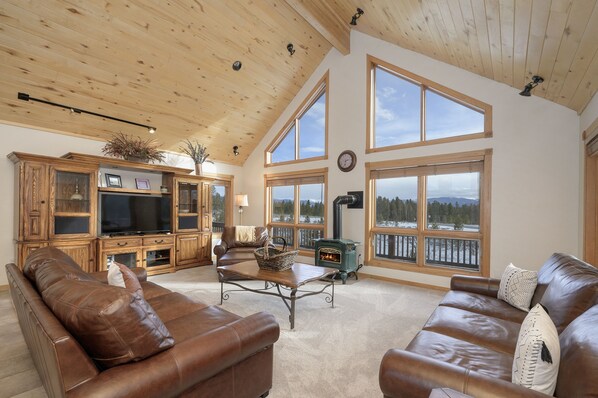 House, 4 Bedrooms | Living area | TV - Mountain Peak 4 Bedroom Home by RedAwning (Tabernash)