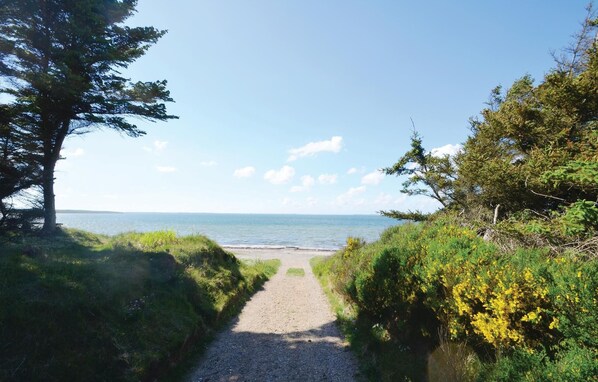 Beach nearby, fishing