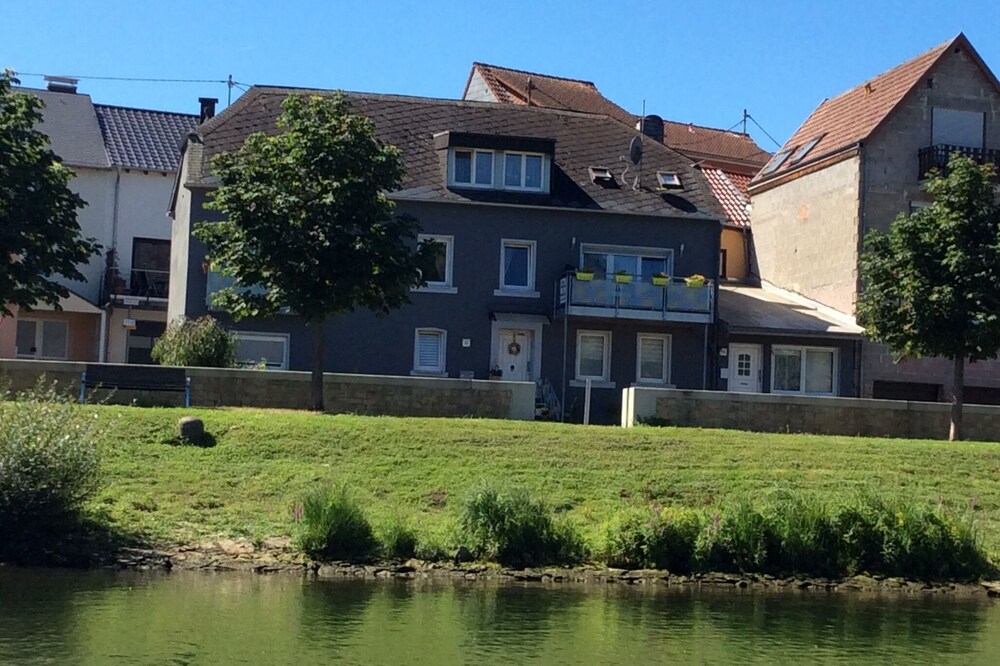 Apartment with a direct view of the Moselle and Sauer. Luxembourg border