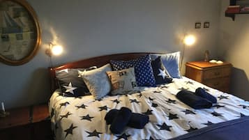 Dubbelrum - delat badrum - havsutsikt (Balcony) | MörklÀggningsgardiner, strykjÀrn/strykbrÀda, gratis wi-fi och sÀngklÀder