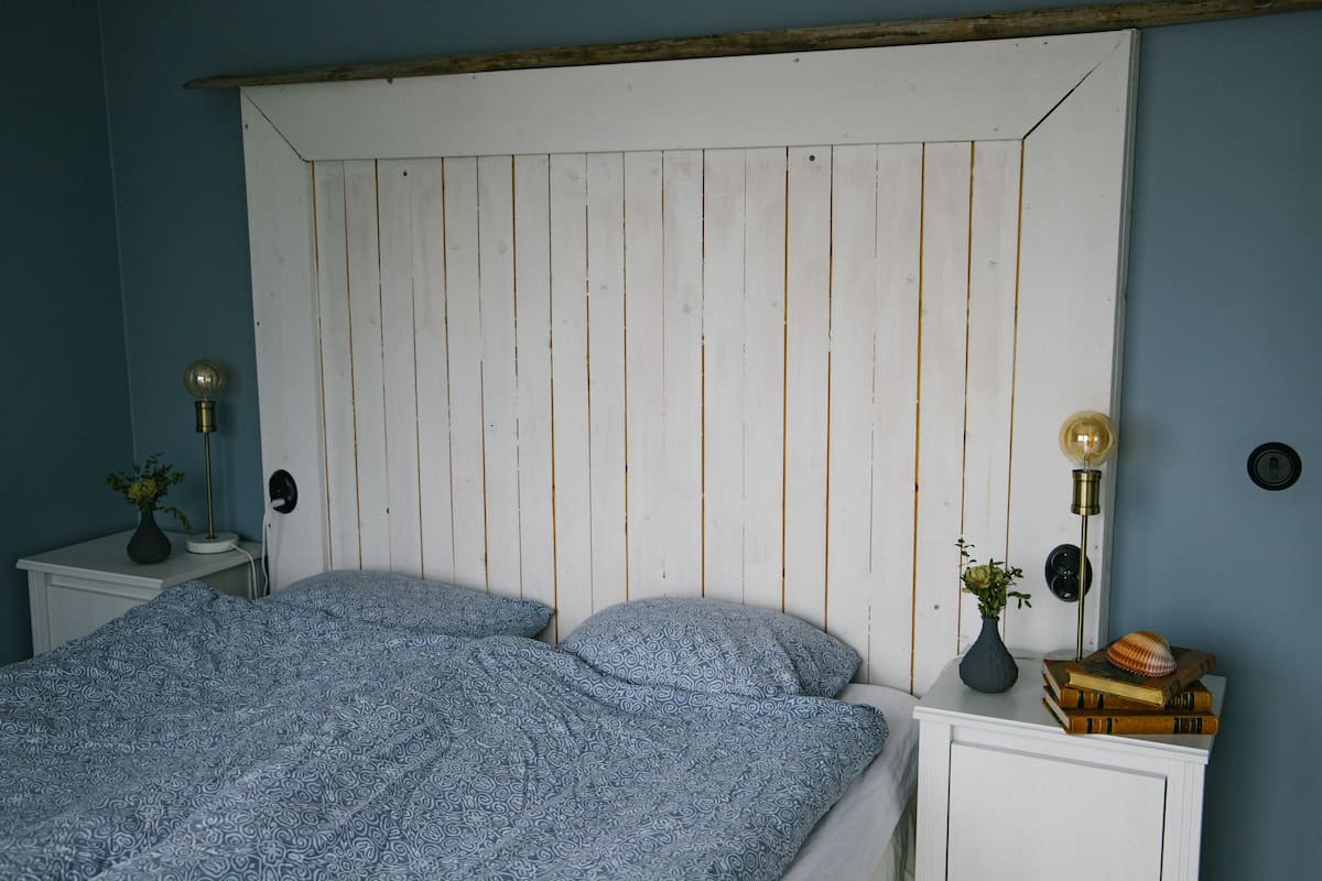 Double Room, Shared Bathroom, Sea View (Balcony) | Blackout drapes, iron/ironing board, free WiFi, bed sheets