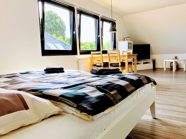 Apartment, 2 Bedrooms (#1 (incl. cleaning fee)) | 2 bedrooms, blackout curtains, free WiFi, bed sheets