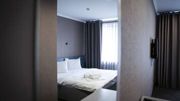 Standard Double or Twin Room | Minibar, desk, soundproofing, iron/ironing board