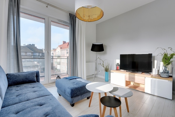Superior-Apartment, 2 Schlafzimmer, Balkon (Dluga Grobla 10/35) | Wohnzimmer | Smart-TV, Netflix