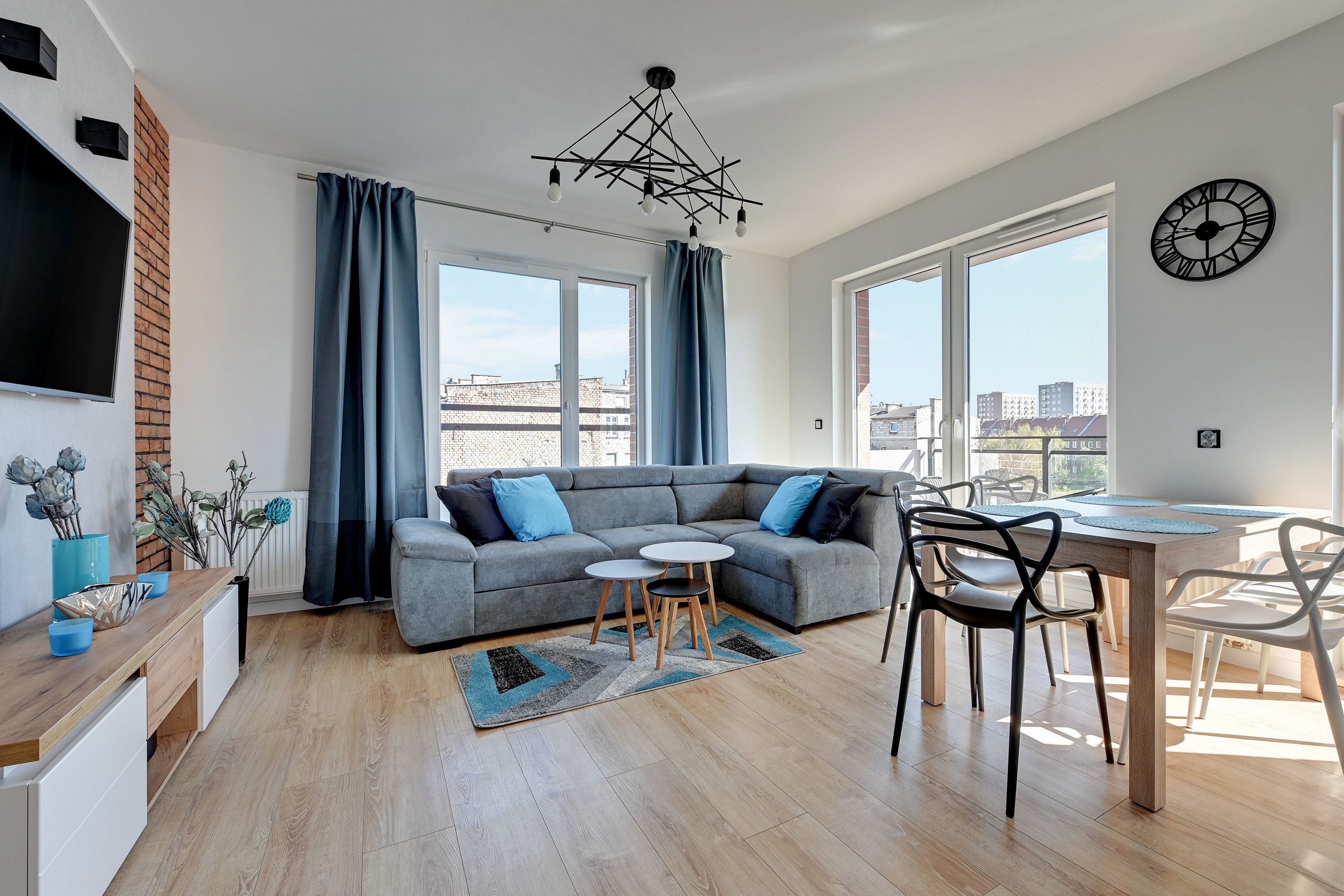 Apartemen Superior, 2 kamar tidur, balkon (Dluga Grobla 10/84) | Ruang keluarga | Smart TV dan Netflix