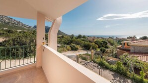 Property grounds - VILLINO PANNA: delightful cottage (Cala Gonone)