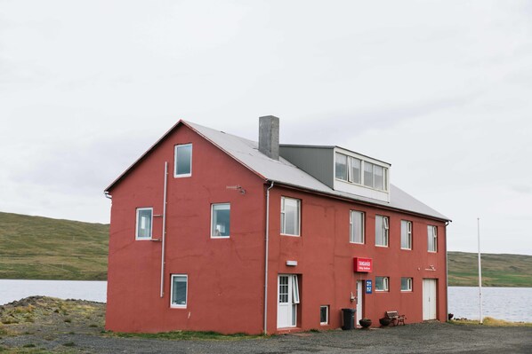 Exterior - Tangahús Guesthouse (Borðeyri)