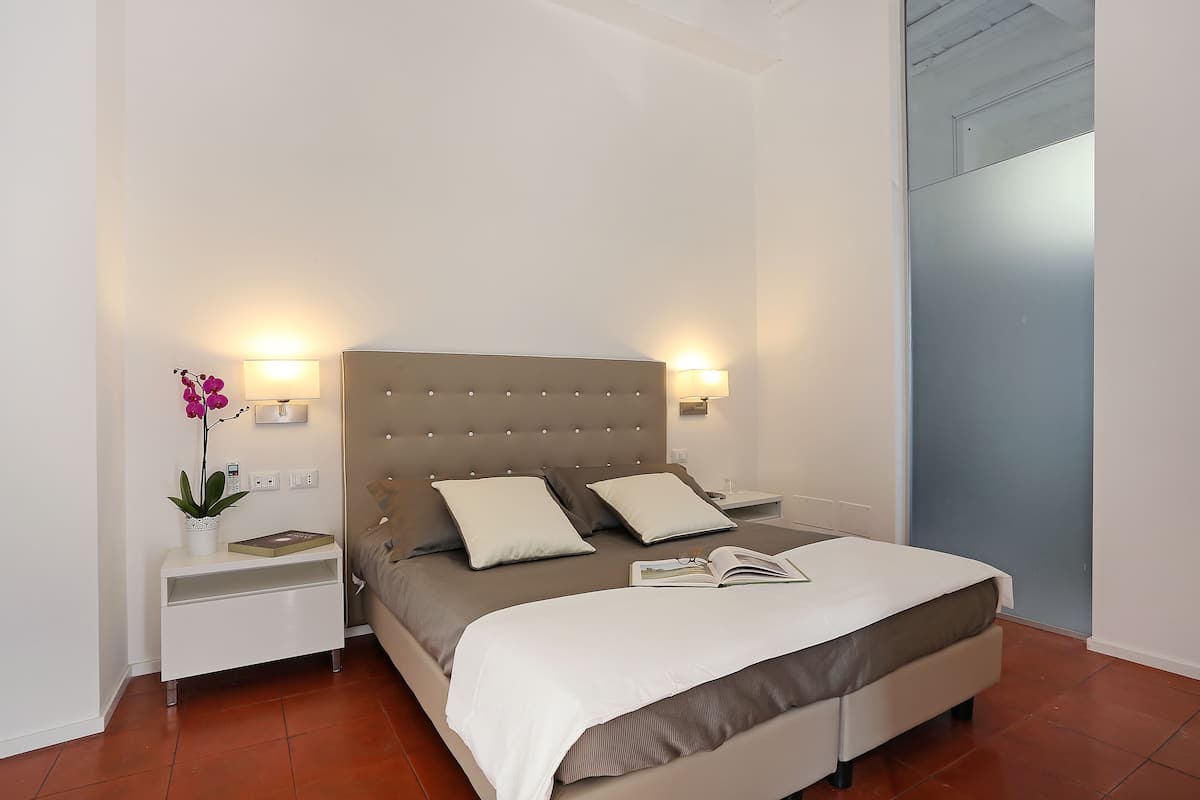 Junior Suite, Courtyard View
