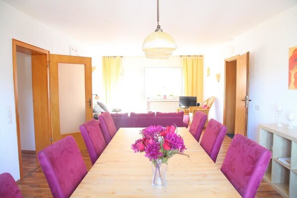 Huoneisto (Hesborn 3; incl. 60 EUR cleaning fee) | Ruokailu omassa huoneessa