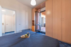 Interior - TRILO LA PELOSA: apartment with a splendid view (Stintino)