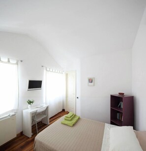 Double Room (Silver) | Free WiFi