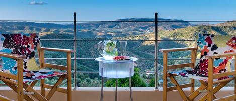 Villa, vista a la montaña | Terraza o patio