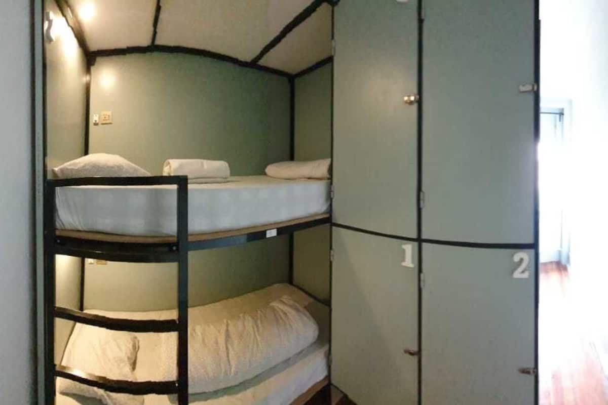 Dormitorio compartido, solo para mujeres (1 bed in 4 Bed Dorm) | Cortinas opacas, wifi gratis, ropa de cama