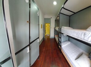 Asrama Umum, asrama campuran (1 bed in 4 Bed Dorm) | Tirai kedap cahaya, Wi-Fi gratis, dan seprai linen