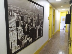 Living area - Aykibom Hostel (Lisbon)