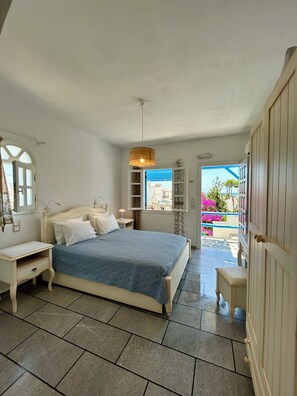 Habitación doble Confort, vista al mar | Caja de seguridad en la habitación y insonorización 