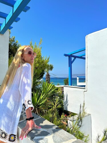 Sea View Apartments & Studios