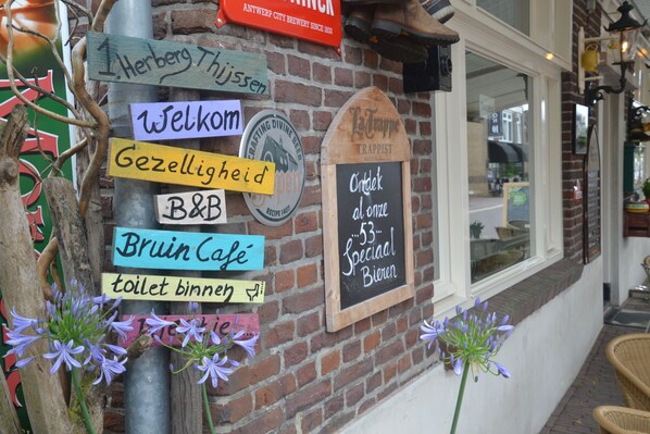 Front of property - Herberg Thijssen (Vierlingsbeek)