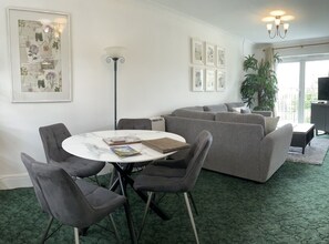 Standard Apartment, Multiple Beds, Non Smoking, Garden View | Living area