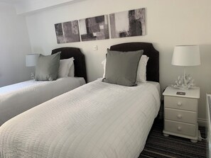 2 bedrooms, premium bedding, blackout curtains, iron/ironing board - Albany selfcatering apartments (St. Peter Port)