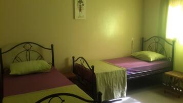 Familie cottage, Meerdere bedden, niet-roken | Individueel gedecoreerd, beddengoed