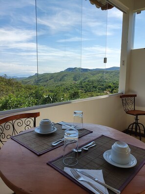 Café da manhã inglês grátis todos os dias