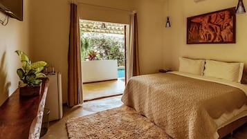 Minibar, desk, blackout curtains, free WiFi