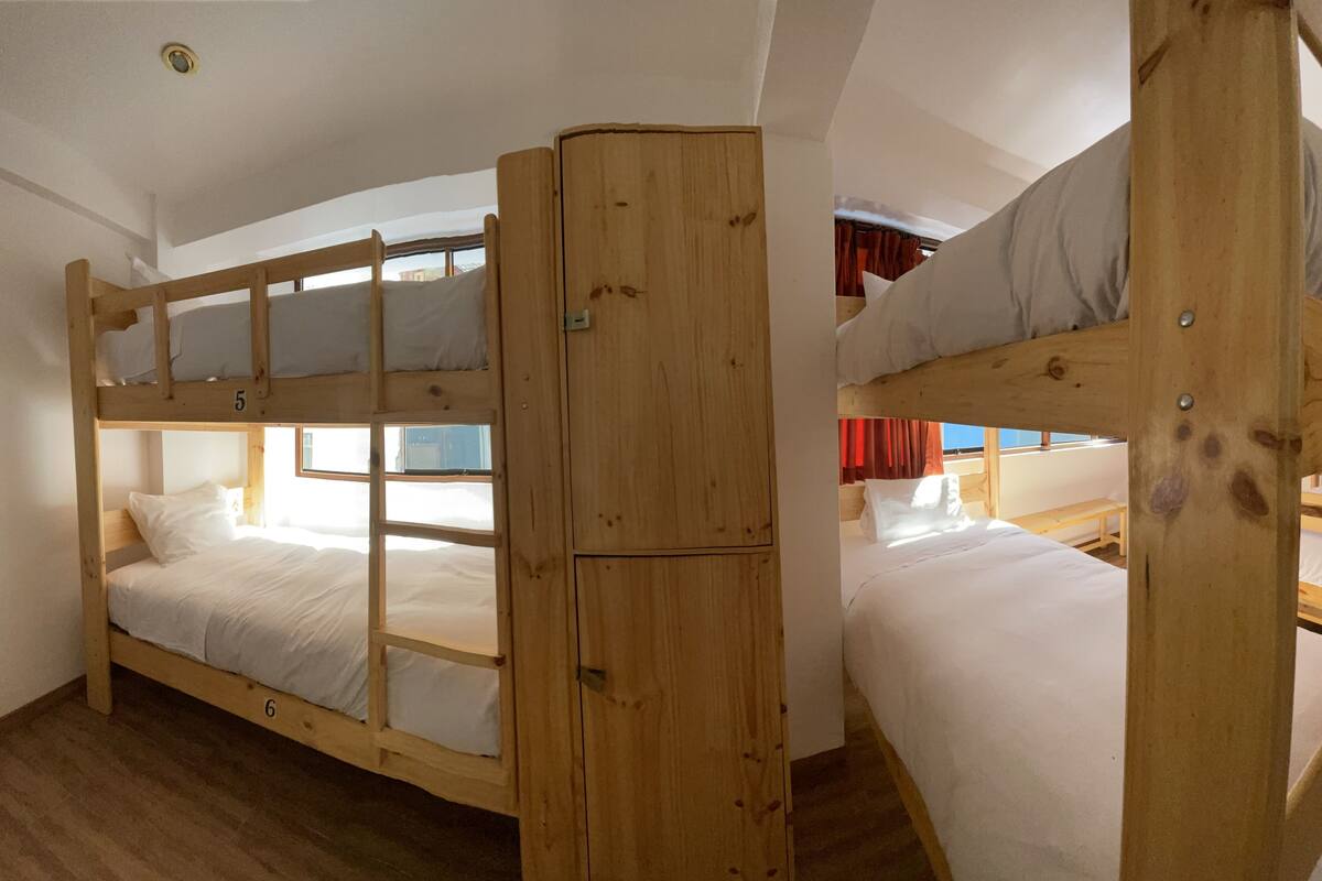 3 bedrooms, desk, blackout curtains, free WiFi