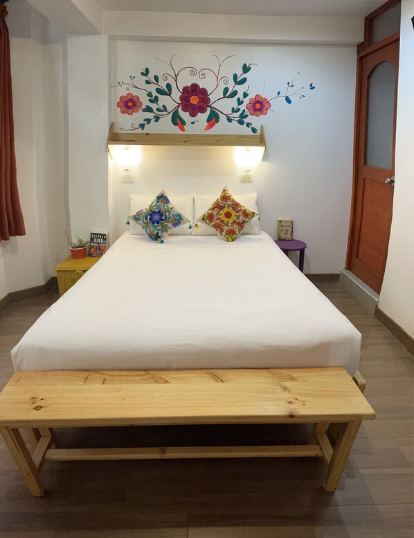 3 bedrooms, desk, blackout curtains, free WiFi