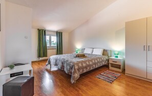 5 chambres, coffre-fort, lit de bébé portatif, accÚs au Wi-Fi (inclus)