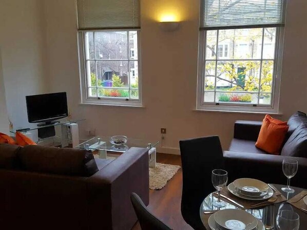 プレミアム アパートメント ベッド (複数台) 禁煙 | リビング エリア | 薄型テレビ