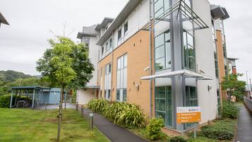 المنشأة من الخارج