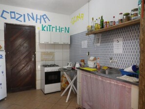 Daily cooked-to-order breakfast (BRL 10 per person)