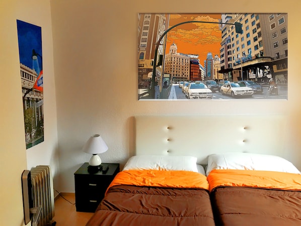 2 bedrooms, desk, soundproofing, iron/ironing board - Reina Victoria Apartments & Suite (Madrid)