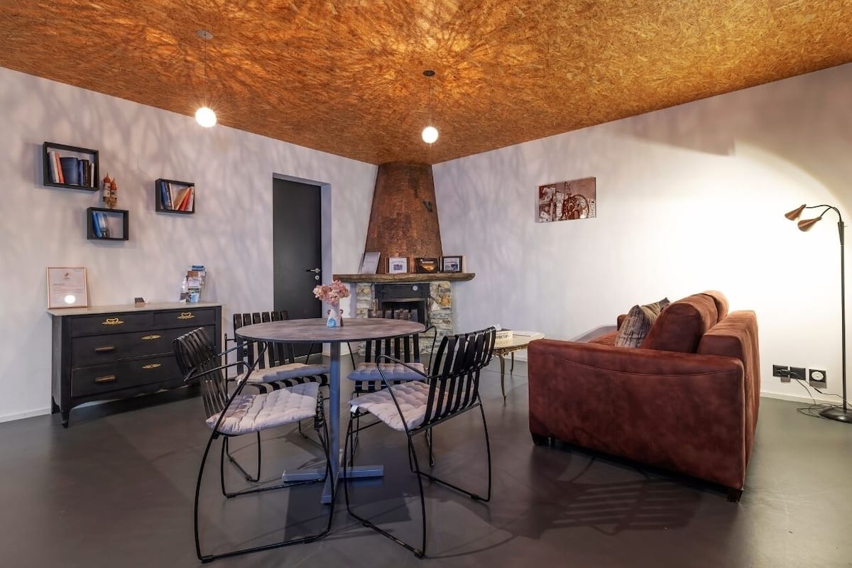 Apartamento design, 1 cama King e sofá-cama, para não fumantes, vista para o vale | 1 quarto, roupas de cama premium, camas Select Comfort, escrivaninha